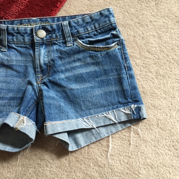 American Eagle 0 Denim Cuffed Fringe Shorts - Picture 3 of 8